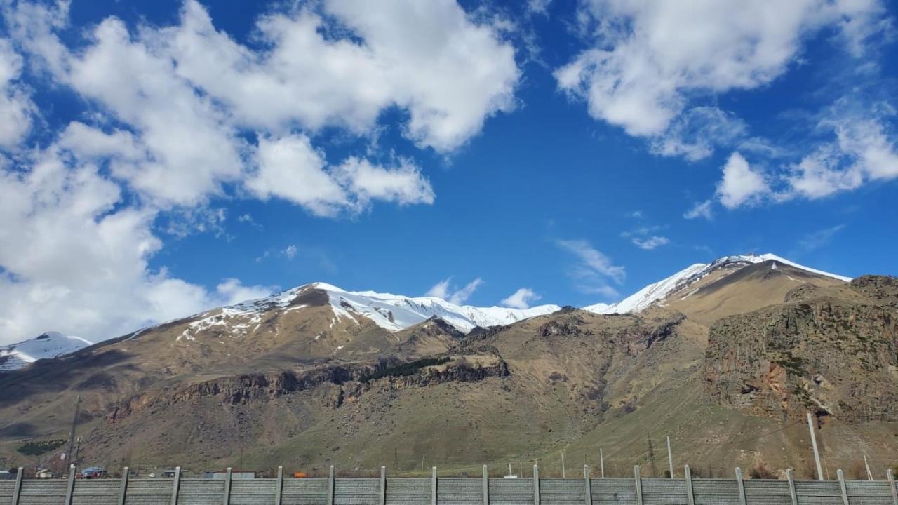 Mountain Hut In Kazbegi Villa Ngoại thất bức ảnh